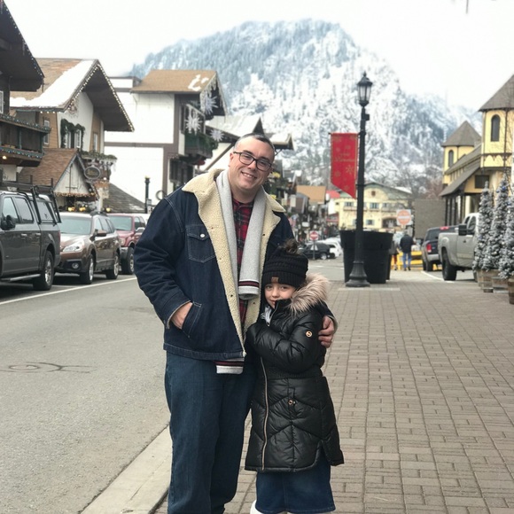 Meet your Posher, Jenn - Picture 3 of 16